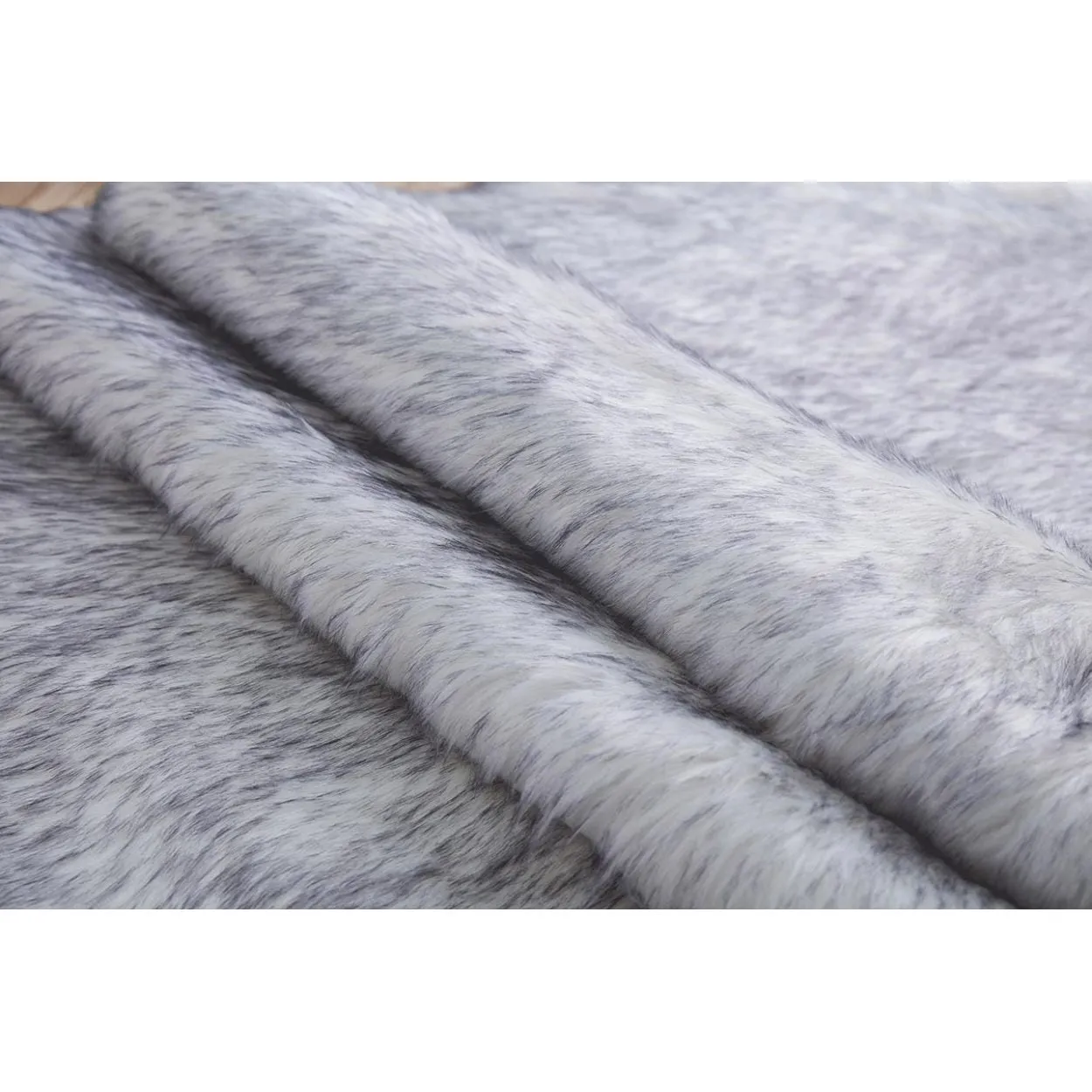 "Luxury Decorative" Hand Tufted Faux Fur Sheepskin Area Rug