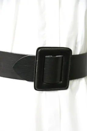 SLEEK BUCKLED WAIST BELT IN LEATHER